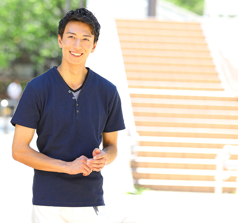 メンズファッション 夏 大人　コーデ　おすすめ　Tシャツ　重ね着