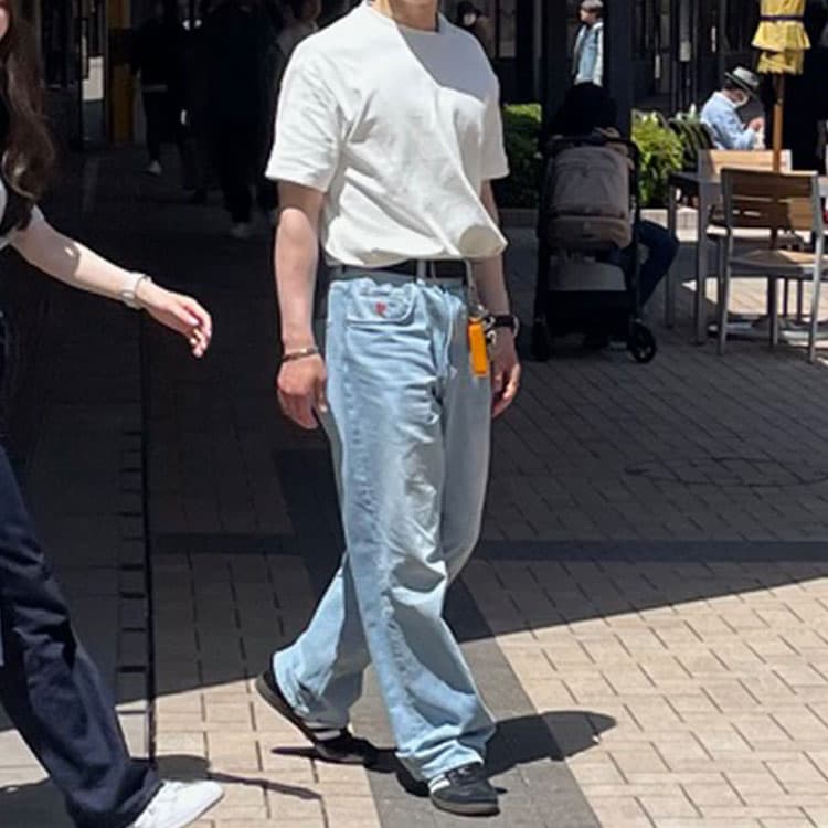 流行ファッションであり、イケオジファッションではないコーデ例