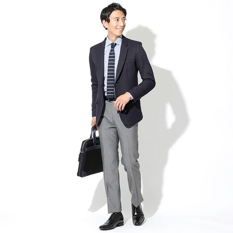 仕事終わりにデートに行くならビジネスバッグがおすすめ