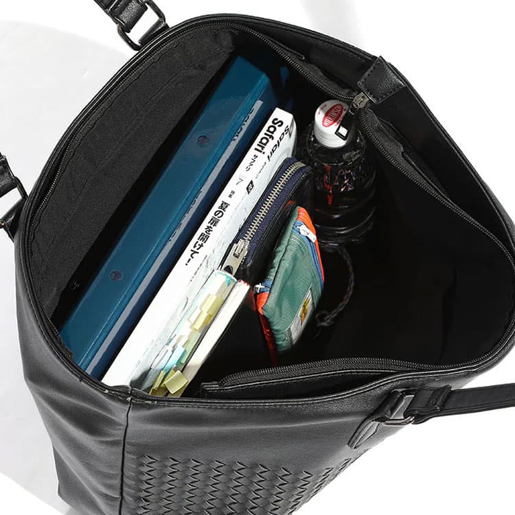 収納力があるバッグ