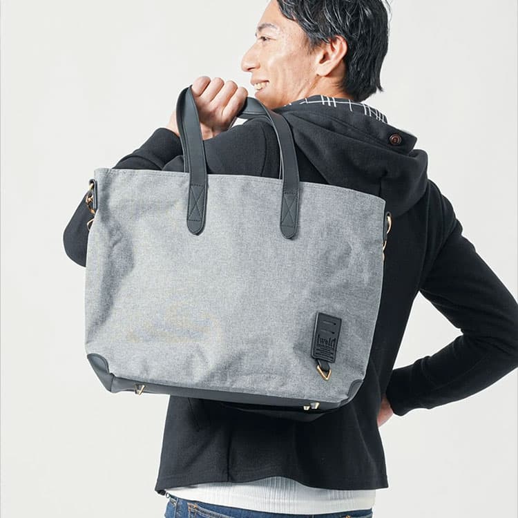 ファスナー付き3層式ショルダートートバッグ