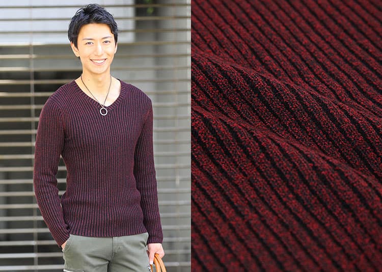 ニット メンズ コーデ　Vネックニット