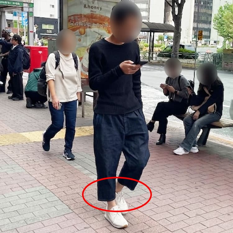 脚とパンツの間に隙間が生まれるとダサい