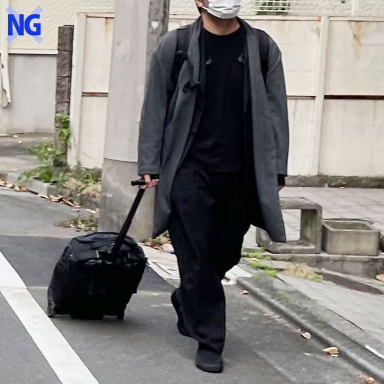 メンズのロングコートがダボダボであか抜けないNG画像