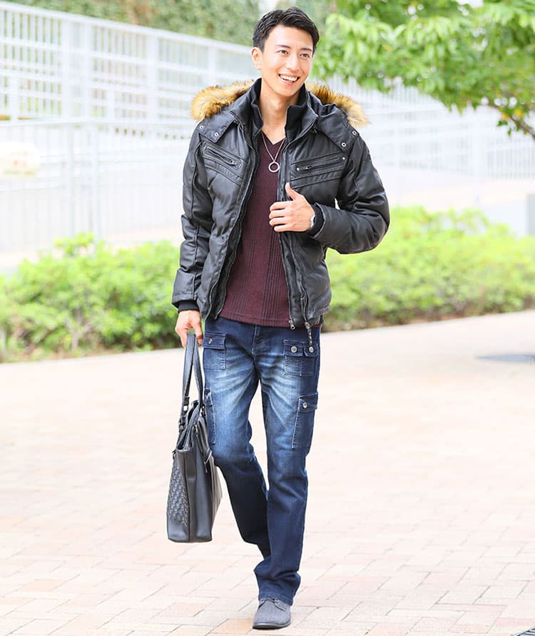 メンズにおすすめのショート丈レザーダウンジャケットのコーデ例