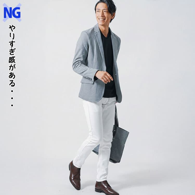 テーラードジャケットに合わない靴のNG例