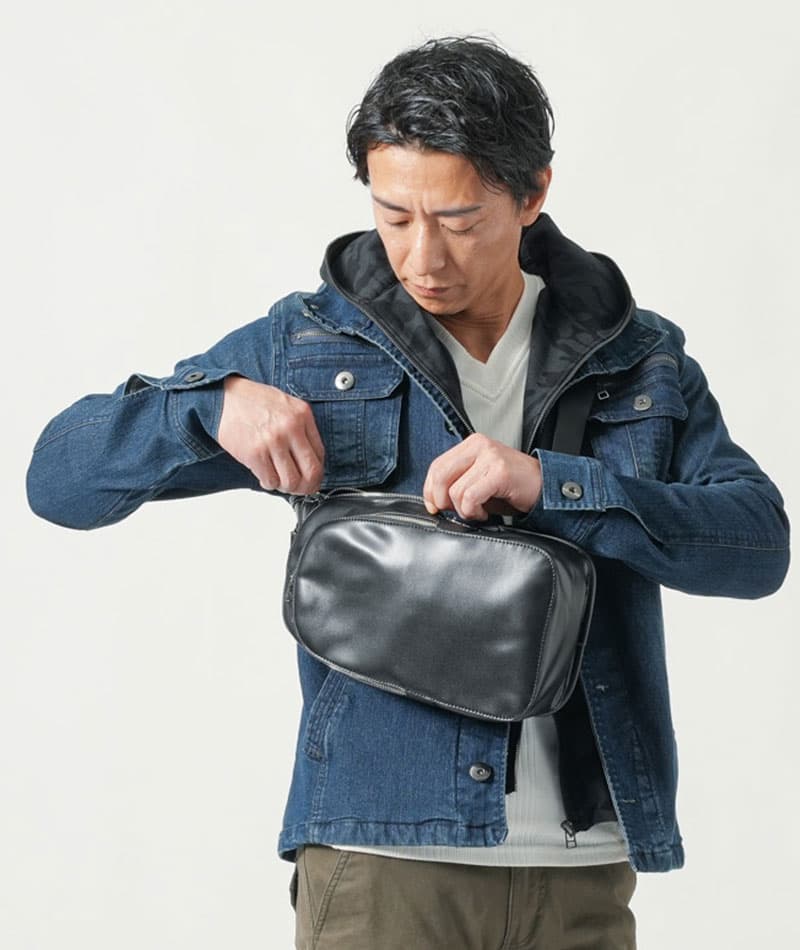 正規品】PRADA プラダ ウエストバッグ ポーチ 三角ロゴ ナイロン