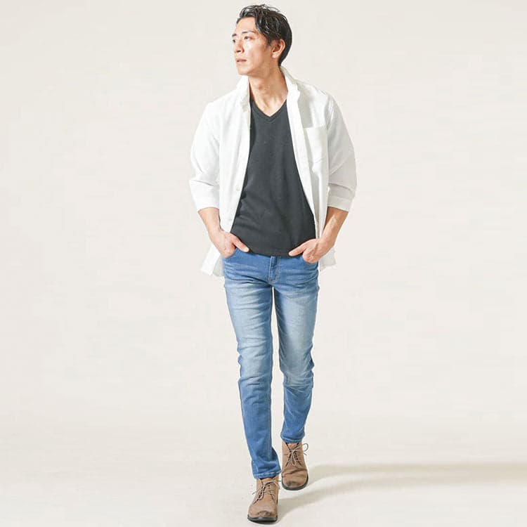 ダサいと言われないメンズVネックTシャツのコーデ例