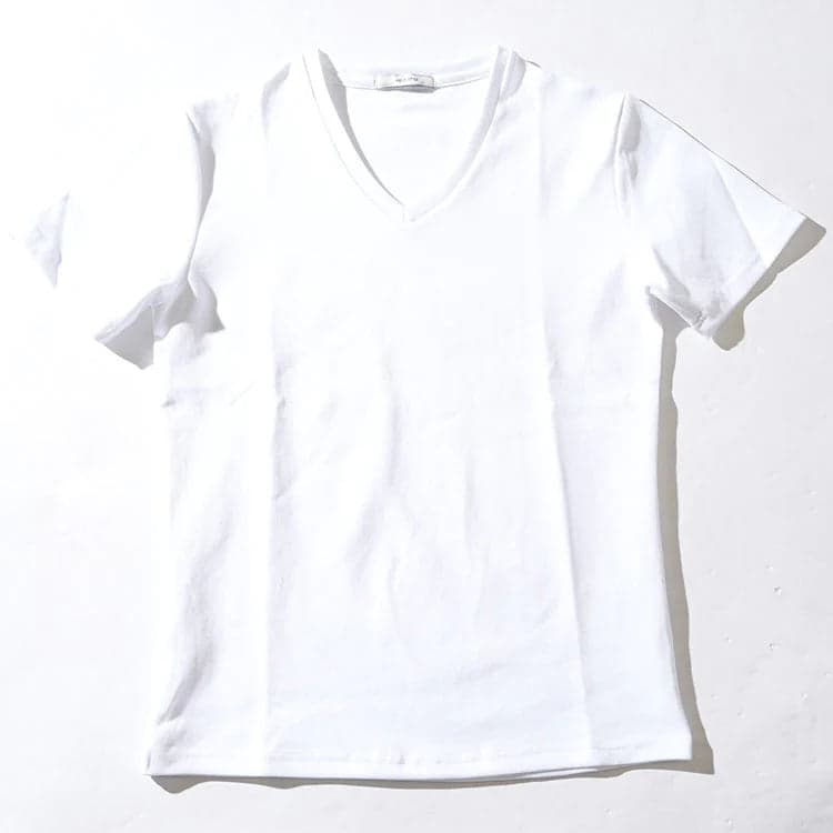 ダサいと言われないメンズVネックTシャツ