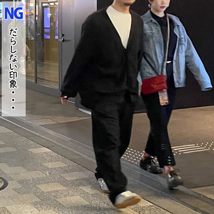 だらしない印象の太めのシルエットのパンツ
