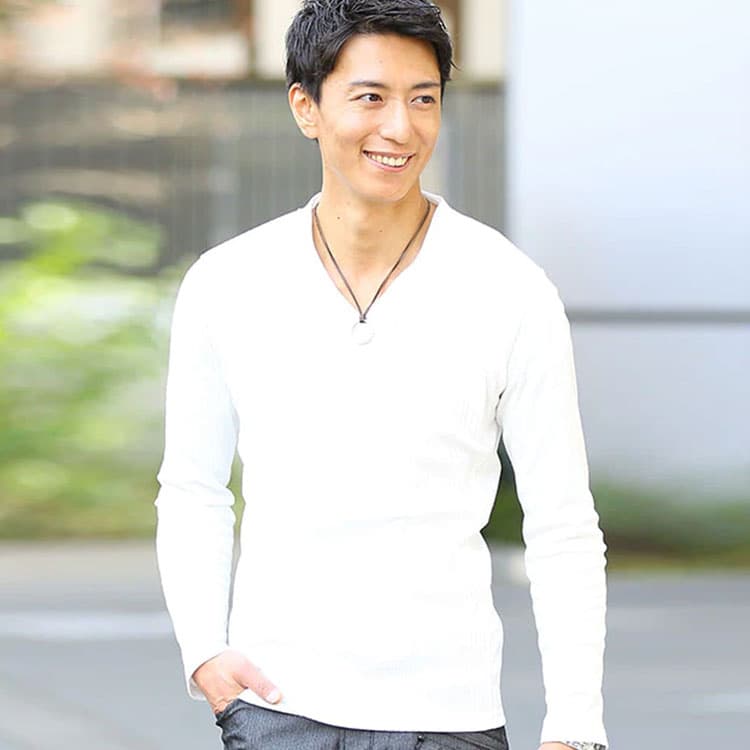 長袖Tシャツ(Vネック)の画像