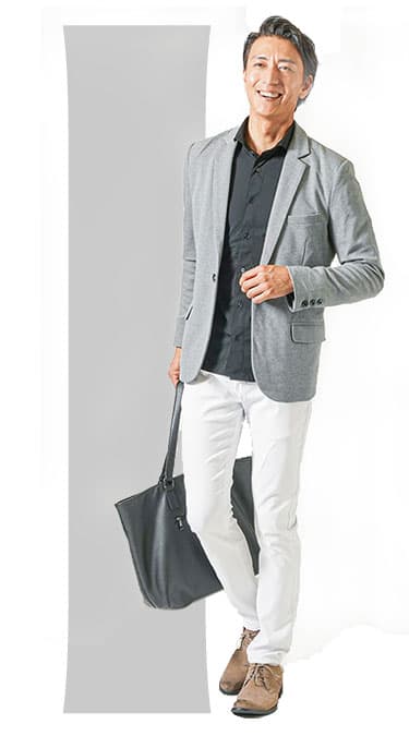 メンズの白スキニーパンツのIラインコーデ