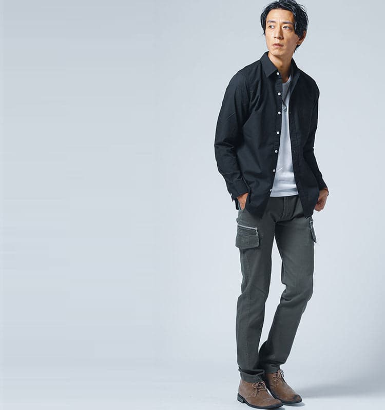 カーキパンツコーデ メンズ