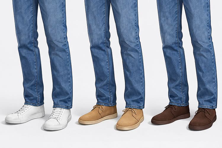 ストレートジーンズに白スニーカー・チャッカブーツ・スエードシューズの3種類を合わせた例
