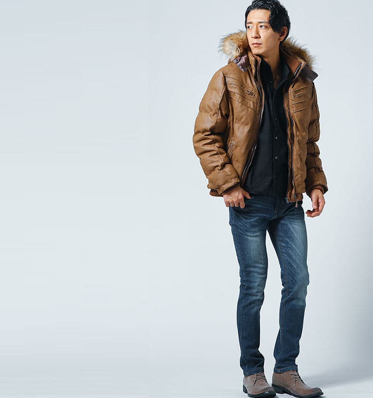 40代メンズにおすすめの黒シャツ冬コーデ例