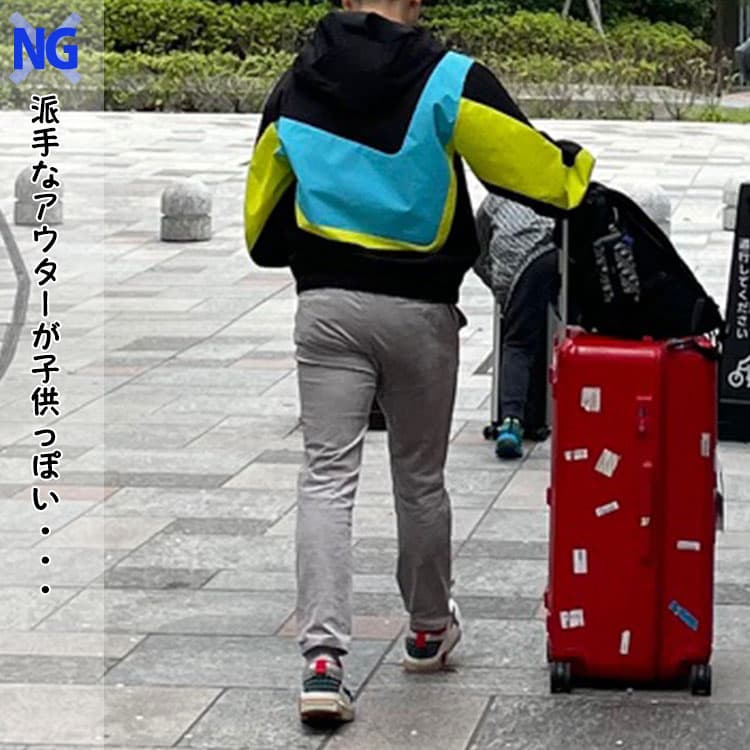 メンズの派手なアウターが子供っぽいNG画像