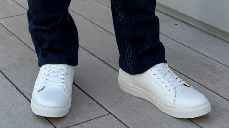 メンズスタイルのスニーカー