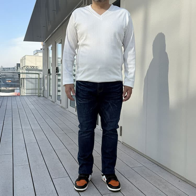 派手なスニーカーとのコーデは難しい