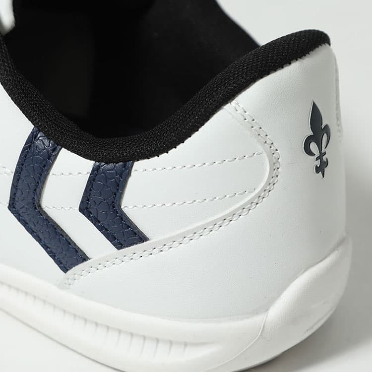 メンズにおすすめのワンポイント白スニーカー