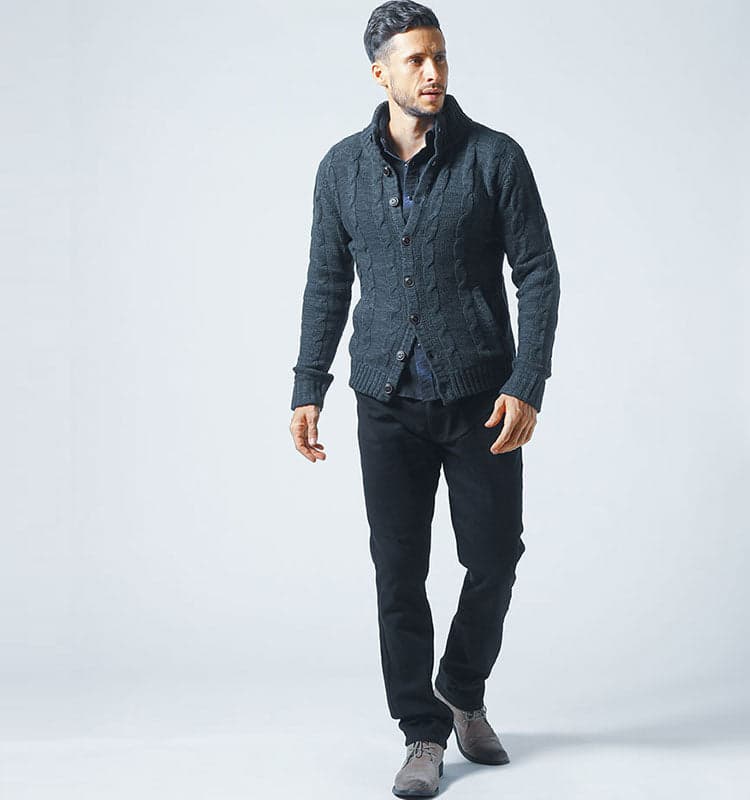 がたいがいいの男性におすすめのモノトーンコーデ例