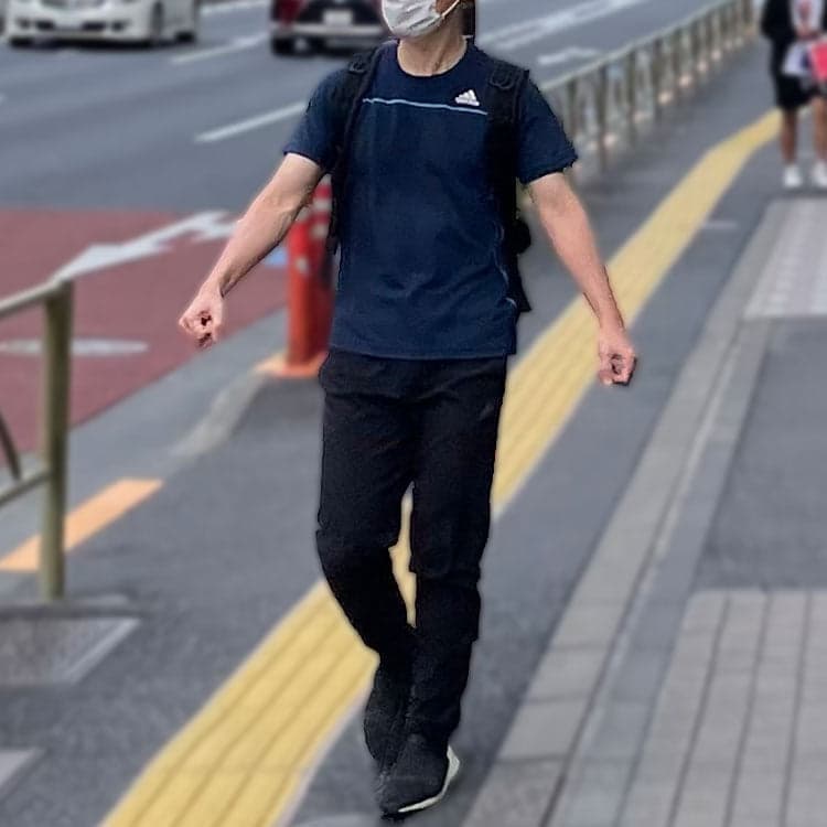50代メンズが似合わないスポーツブランドのTシャツ
