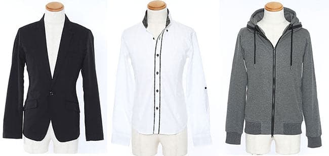 ネイビーパンツに合うモノトーンアイテムの画像