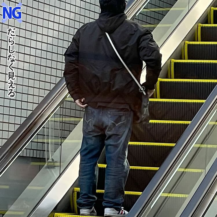 メンズの黒アウターにデニムパンツで合うはずなのにシルエットでダサくなってしまったNG例