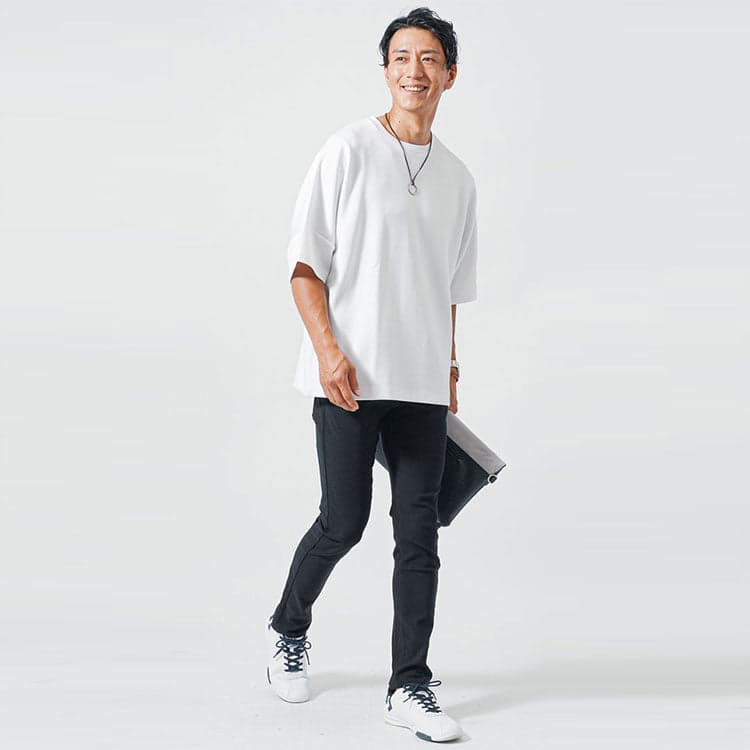 40代メンズにおすすめのオーバーサイズ白Tシャツコーデ