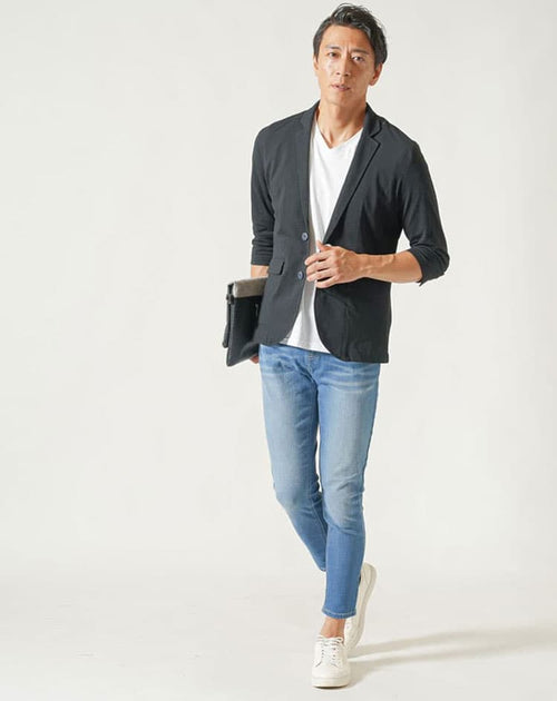 サマージャケットに合わせたいシンプルなスニーカー