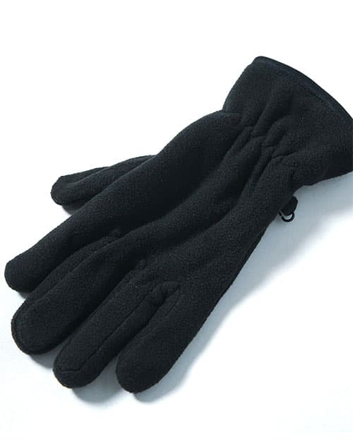 冬コーデに華を添えるアクセサリー