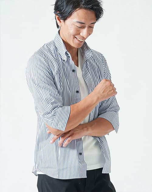 30代メンズにおすすめの爽やかなカラーのシャツ