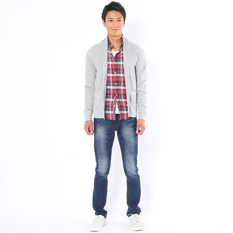 グレーカーディガンに合うズボンとのコーディネート