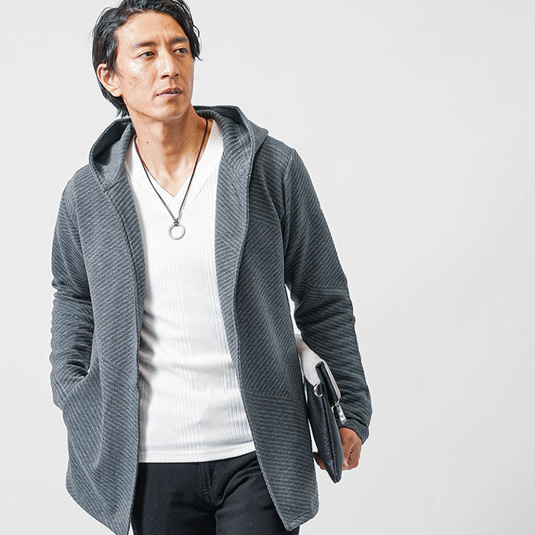 グレーカーディガンに合うズボンとのコーディネート