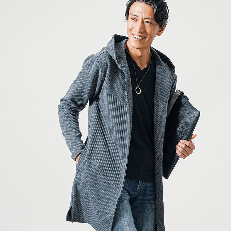 グレーカーディガンに合うズボンとのコーディネート