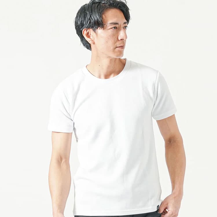 クルーネック白Tシャツ
