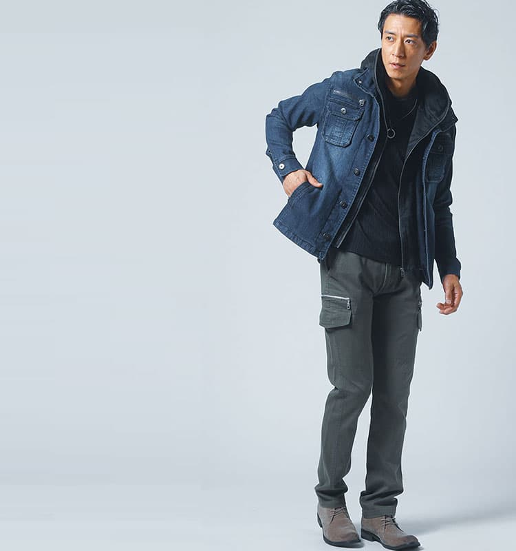 カーキパンツコーデ メンズ