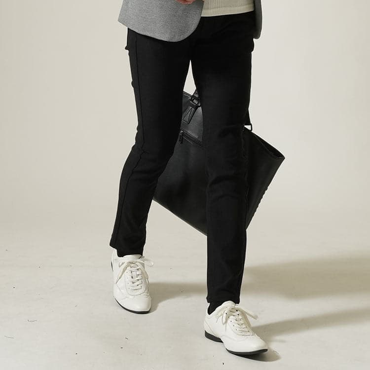 40代おしゃれ靴として、「白モードスニーカー」という選択