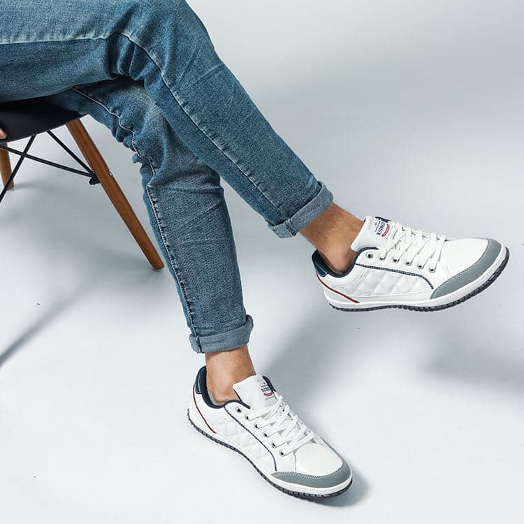 デニムパンツと相性ぴったり！低反発インソールで疲れにくい