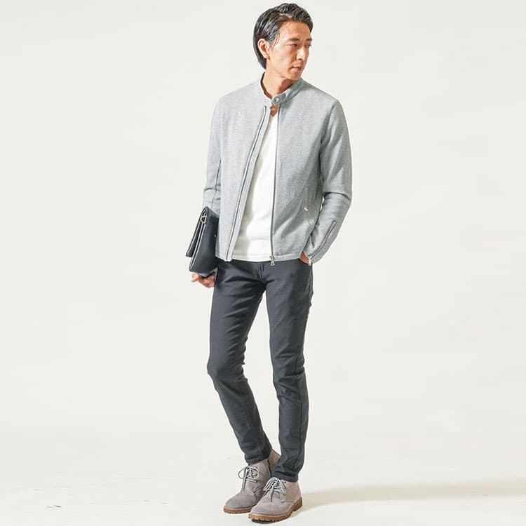 グレーブーツ×黒スキニーパンツコーディネート