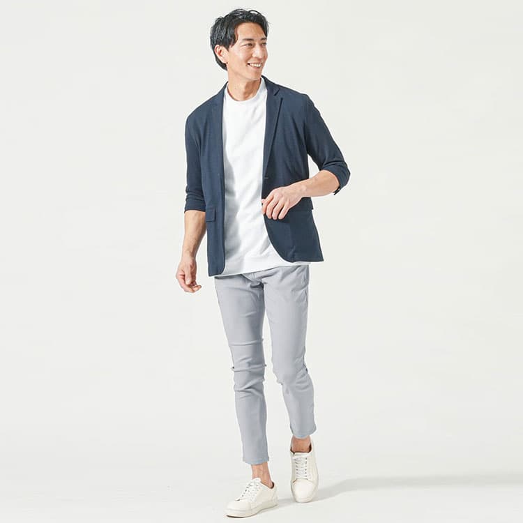 爽やかさの中に漂う色気、大人のちょいワル夏ジャケットスタイル