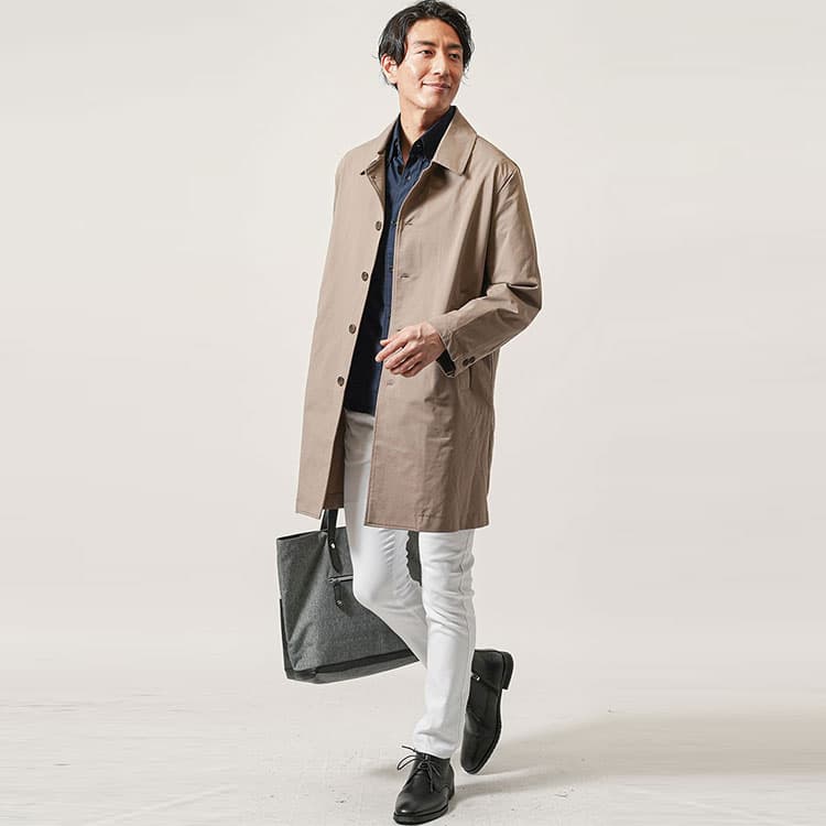 白パンツ×ベージュ色　メンズコーデ例
